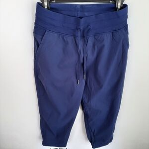 LULULEMON Dance Studio Cropped Jogger Pants    Size 4
